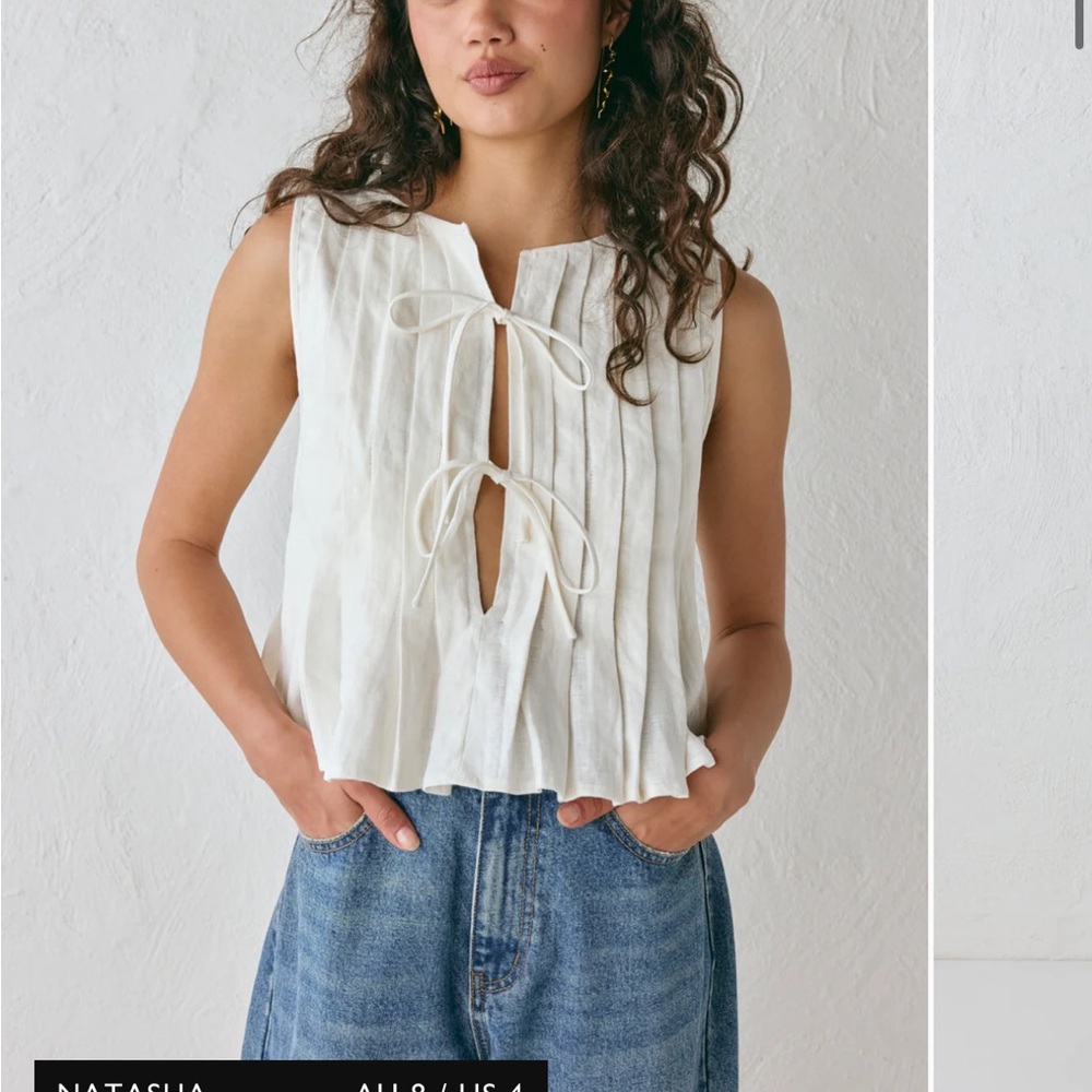 VRG GRL Valeria Linen Top